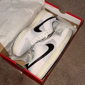 Nike Men's White and Black Dunk Low